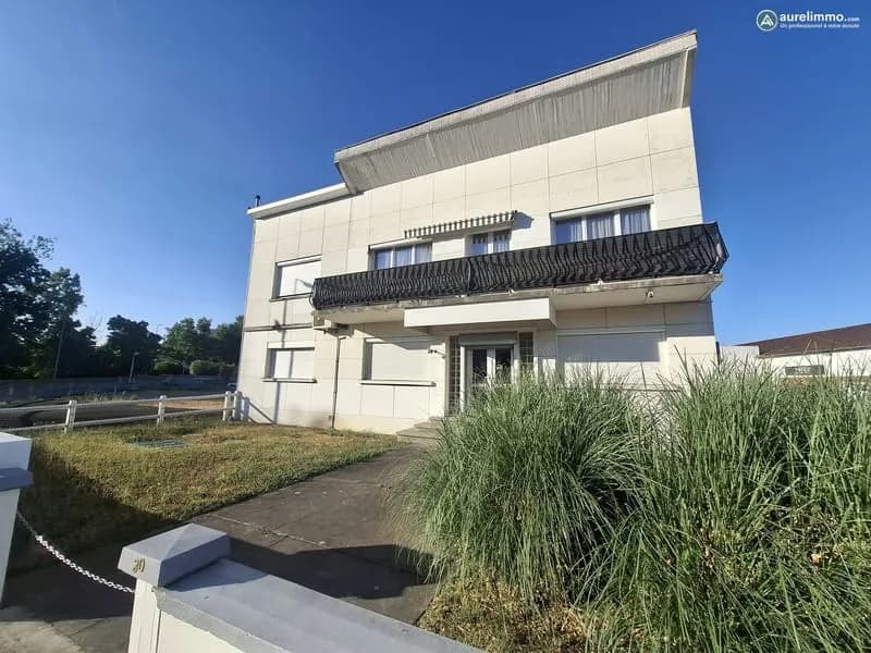 Immeuble de rapport avec commerce, appartements Montluçon (03) - Photo 1