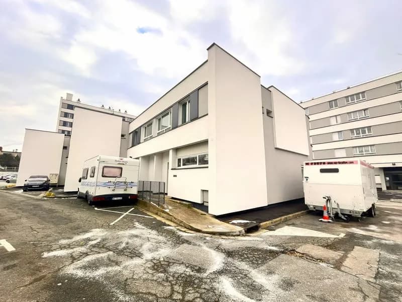 Immeuble à vendre Les Clayes-sous-Bois - Photo 1