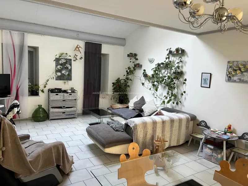 Immeuble avec commerce et logement de type 4 - Photo 1