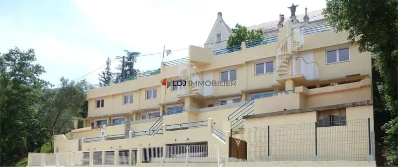 Immeuble en pleine propriété 7 appartements 3 pièce terrasse - Photo 1