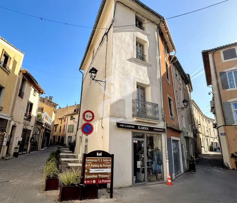 Bel immeuble de rapport en centre-ville de L'Isle-sur-la-Sorgu - Photo 1