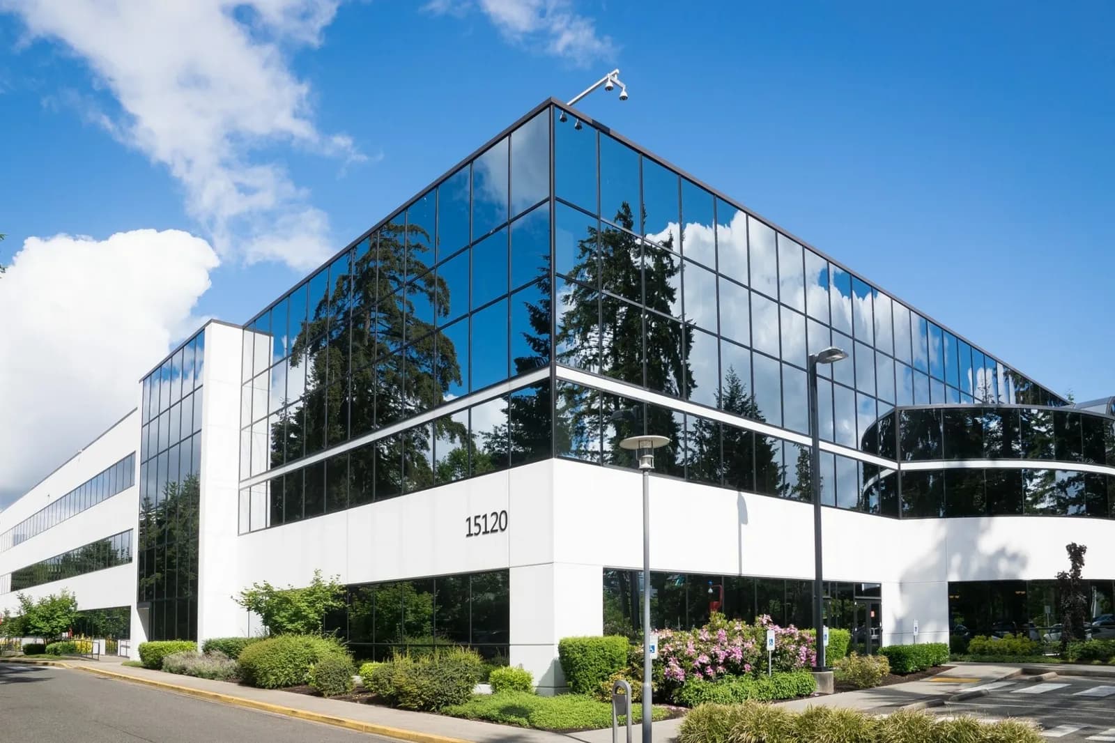 A VENDRE VANNES OUEST - Immeuble indépendant de bureaux 690m² - Photo 1