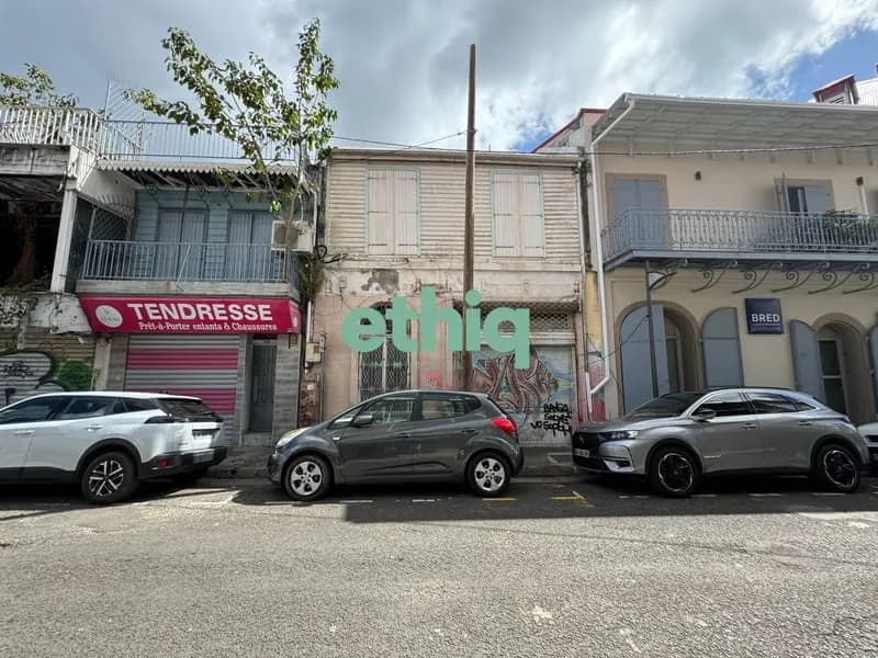 Immeuble à rénover - Emplacement stratégique au coeur de Po - Photo 1