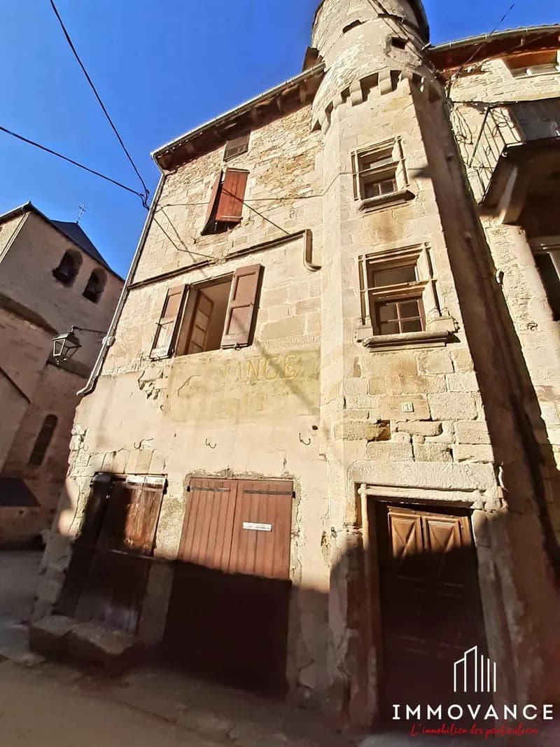 Immeuble ou maison familiale - Photo 1