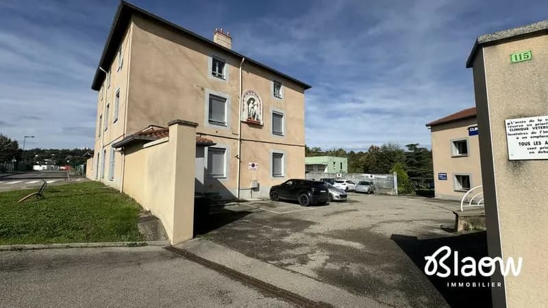 Immeuble résidentiel avec 7 appartements à vendre à Saint-Eti - Photo 1