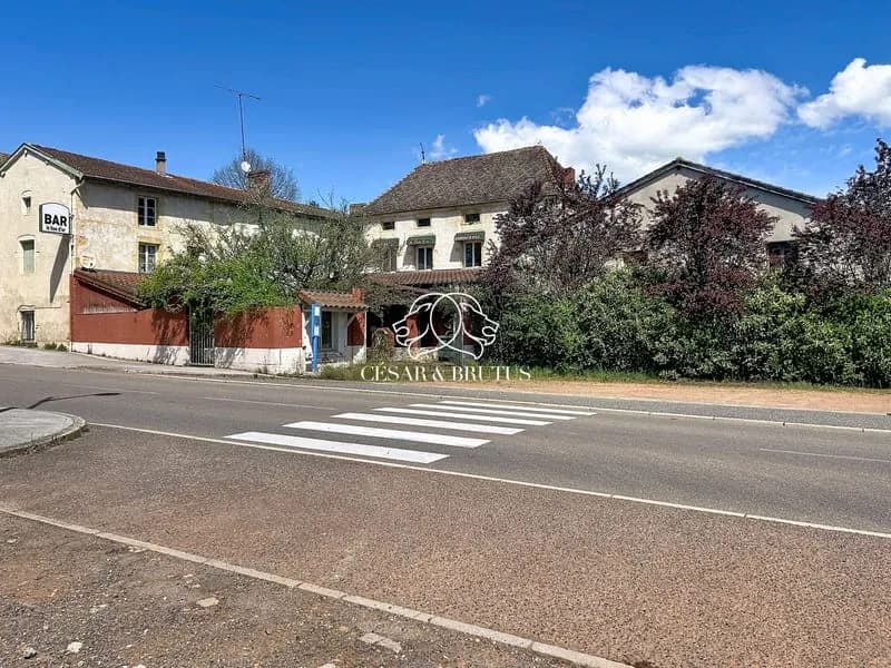 Potentiel exceptionnel de près de 1 000 m² - Axe Roanne / Pa - Photo 1