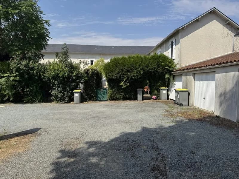 Immeuble à vendre Mauzé-sur-le-Mignon - Photo 1