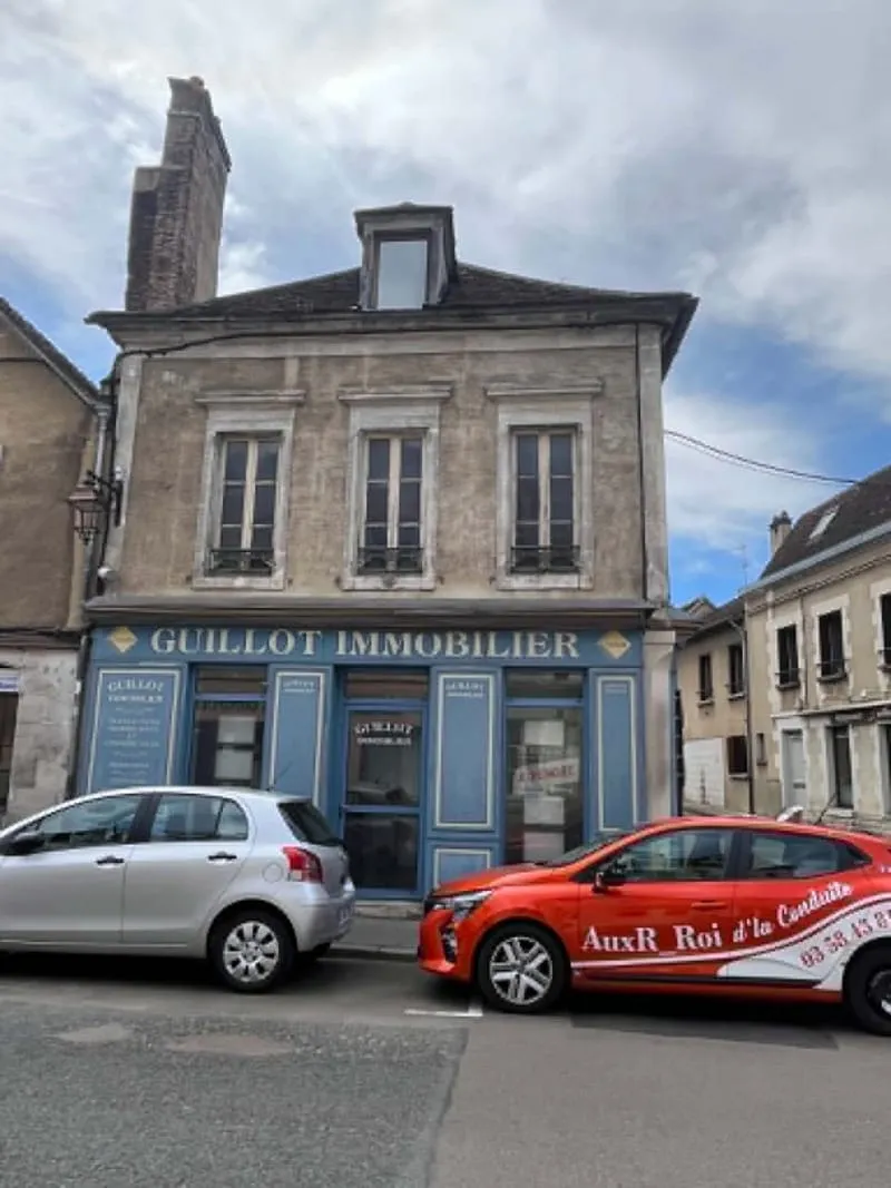 IMMEUBLE A AUXERRE - Photo 1