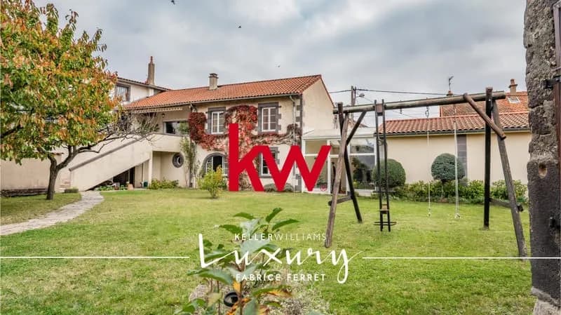Ensemble immobilier de 320 m² à Pont-du-Château - Photo 1