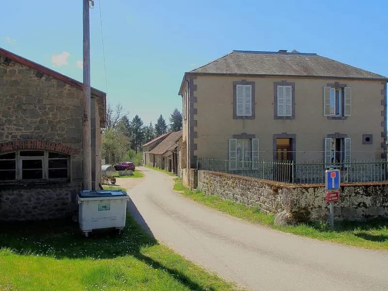 ENSEMBLE IMMOBILIER + 350 m2 utiles à 5 min du MAS DU CLOS - Photo 1