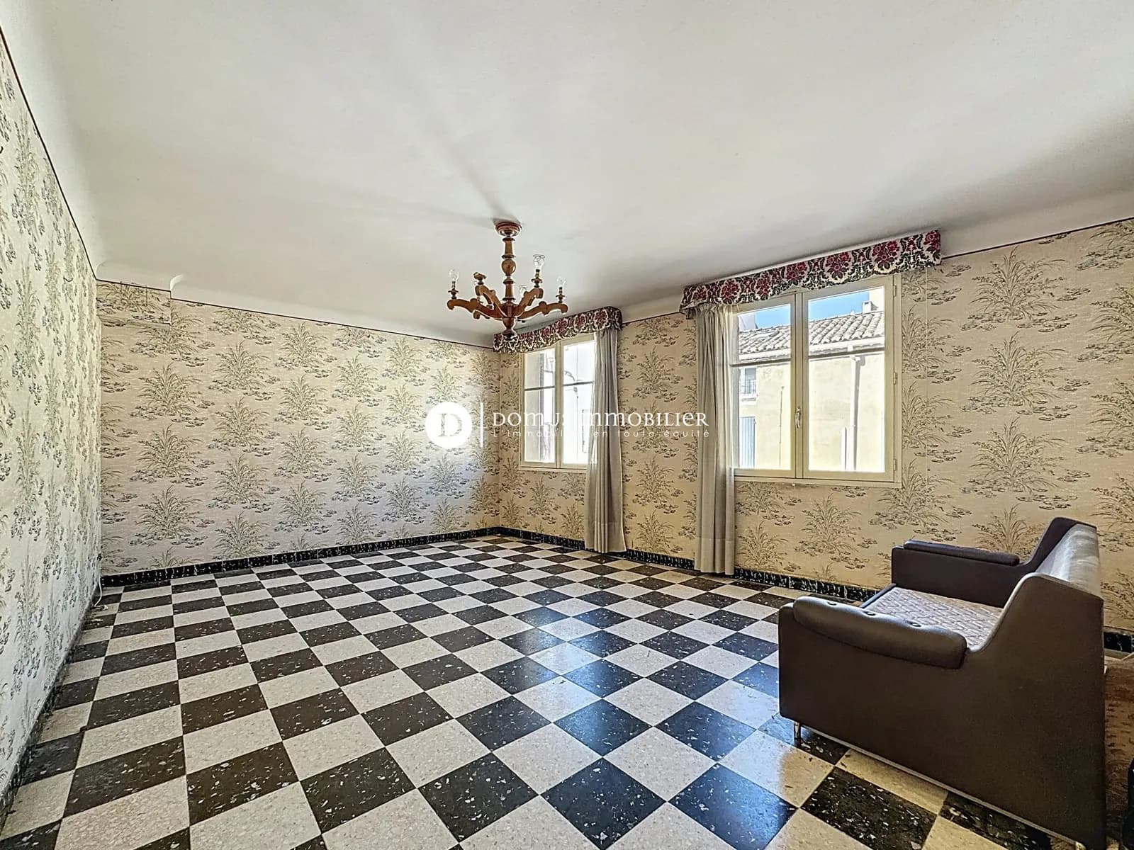 Ensemble immobilier avec 2 locaux professionnels et 1 appartemen - Photo 1