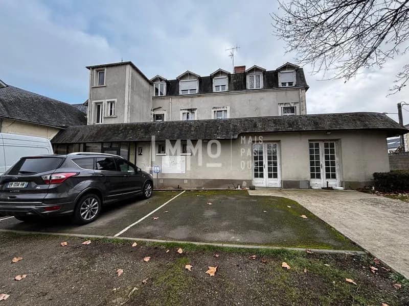 Immeuble à vendre Le Lude - Photo 1