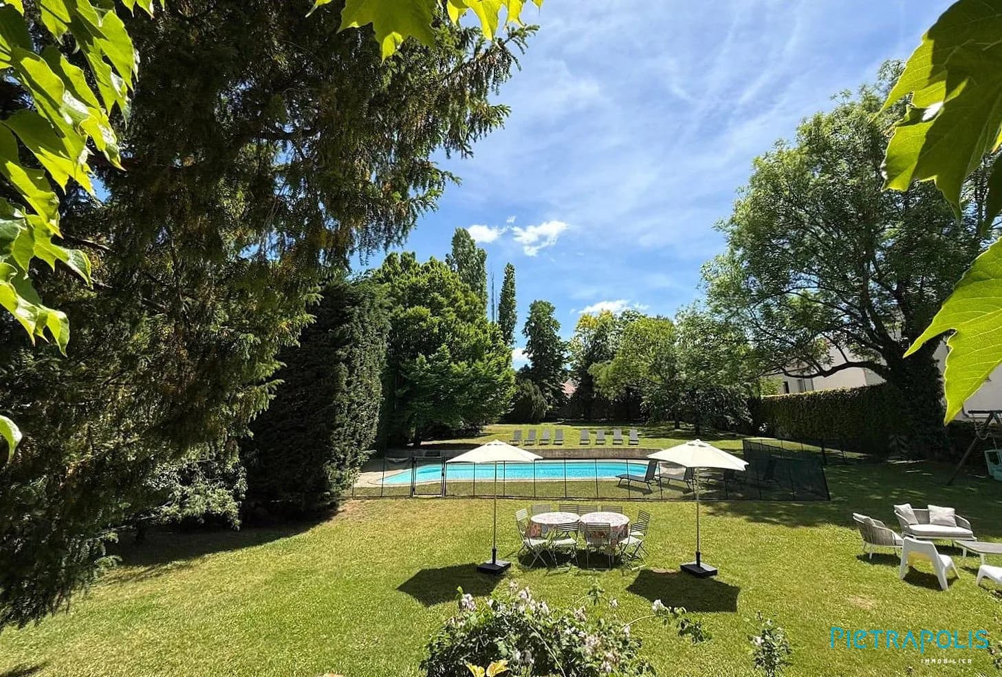 Ensemble immobilier de caractère - Photo 1