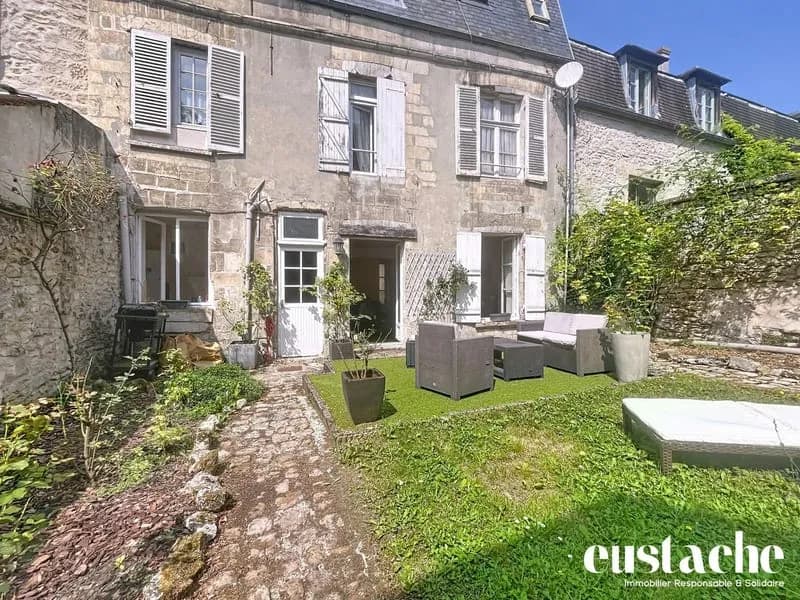 SENLIS intra-muros -Charmant ensemble immobilier de caractère ! - Photo 1