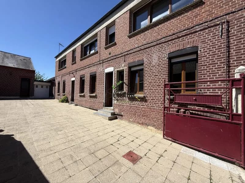 OPPORTUNITÉ RARE A VILLERS-OUTRÉAUX Ensemble immobilier avec - Photo 1