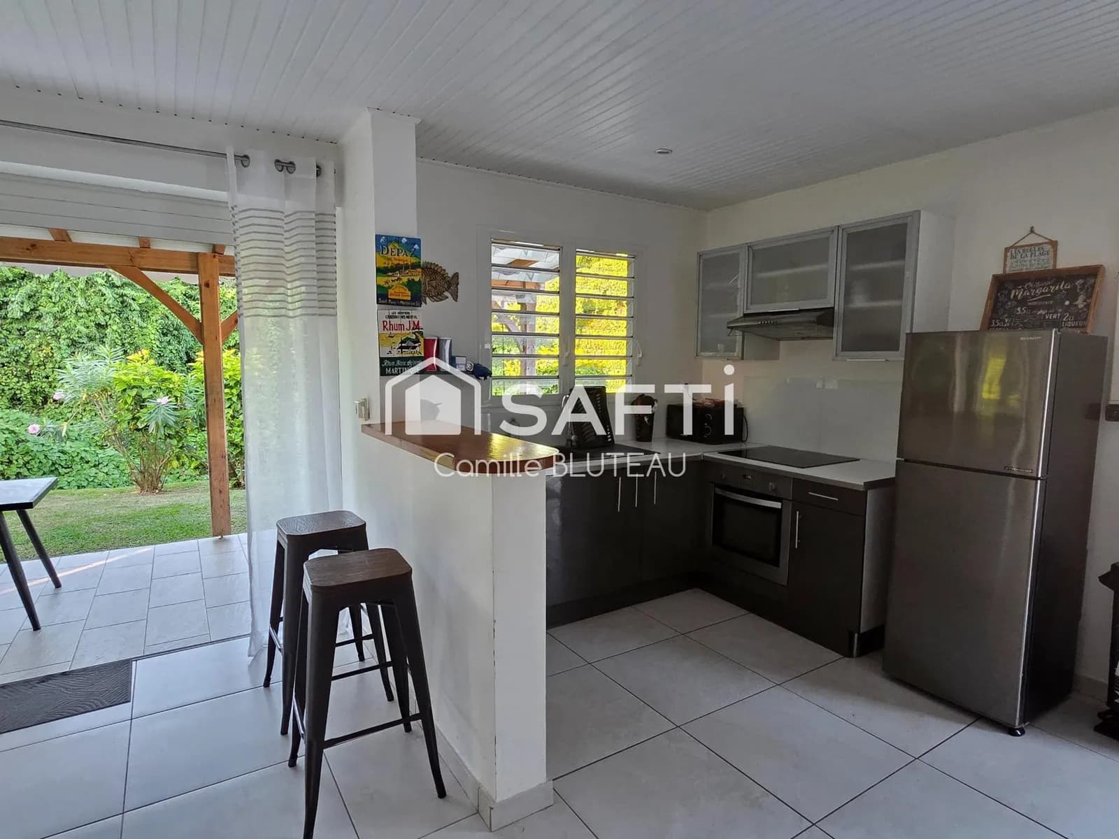 SAINTE-ANNE - ENSEMBLE IMMOBILIER RÉCENT AVEC PISCINE - 3 LOGEMENTS - Photo 1
