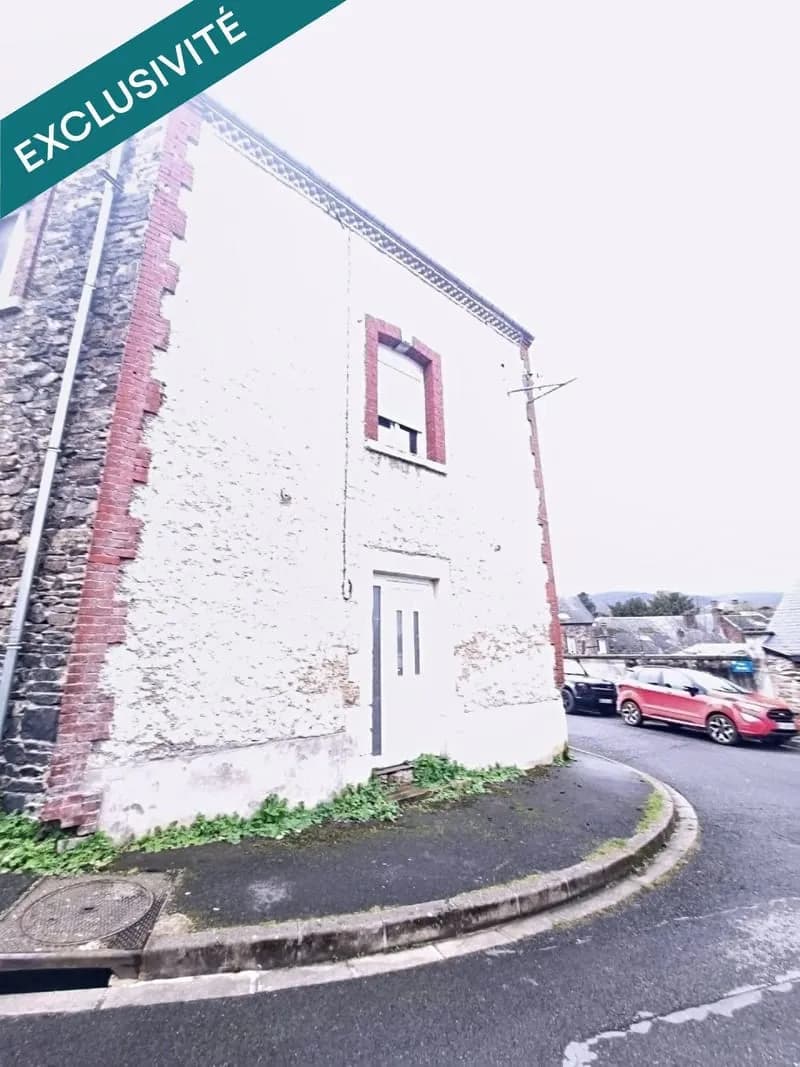 Situé à Revin, cet immeuble en pierre locale avec toiture en ardoise - Photo 1