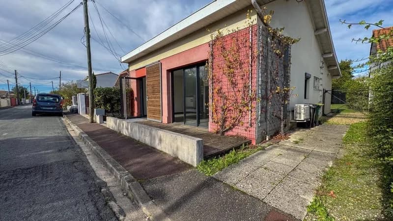 Immeuble de rapport - Studio loué + local commercial libre - Mérignac - Photo 1