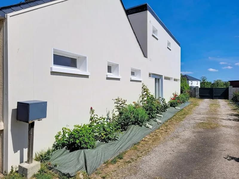Belle opportunité d'investissement - Immeuble de rapport 195 m² au coeur de Radenac - Photo 1