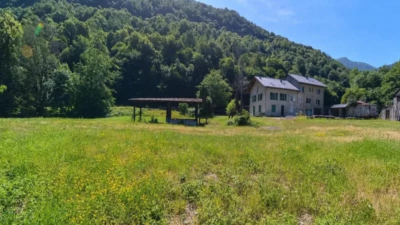 Ensemble immobilier - Photo 1