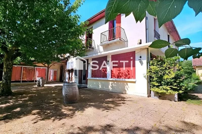 Bel ensemble immobilier de 420m² avec parc arboré 13 600m² - St Georges de Montclard - Photo 1
