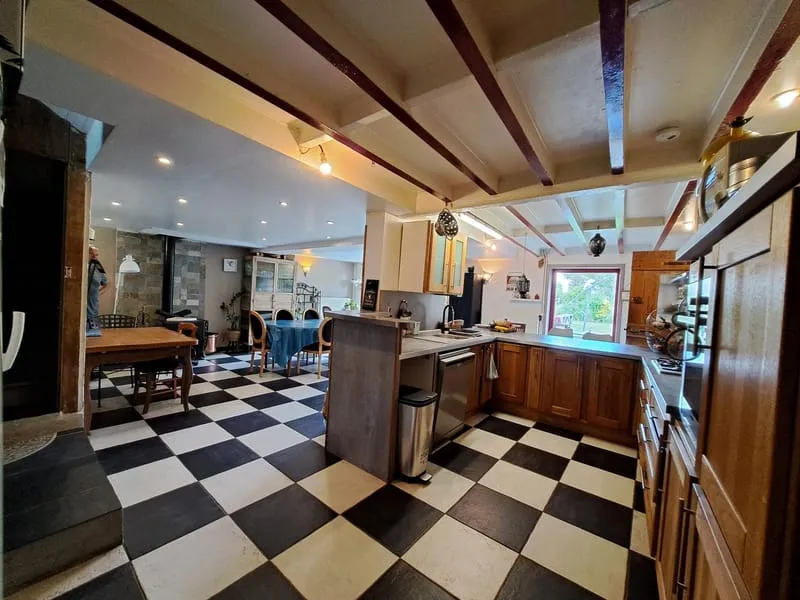 Ensemble immobilier à 10 minutes de Bergues - 450 m² habitables - Rentabilité immédiate et fort potentiel ! - Photo 1