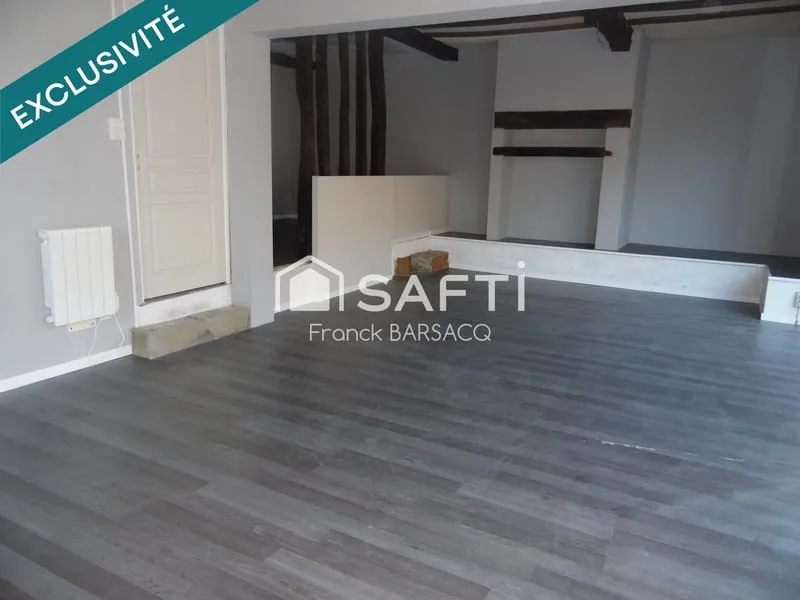 ENSEMBLE IMMOBILIER SITUE EN BOURG CENTRE - Photo 1
