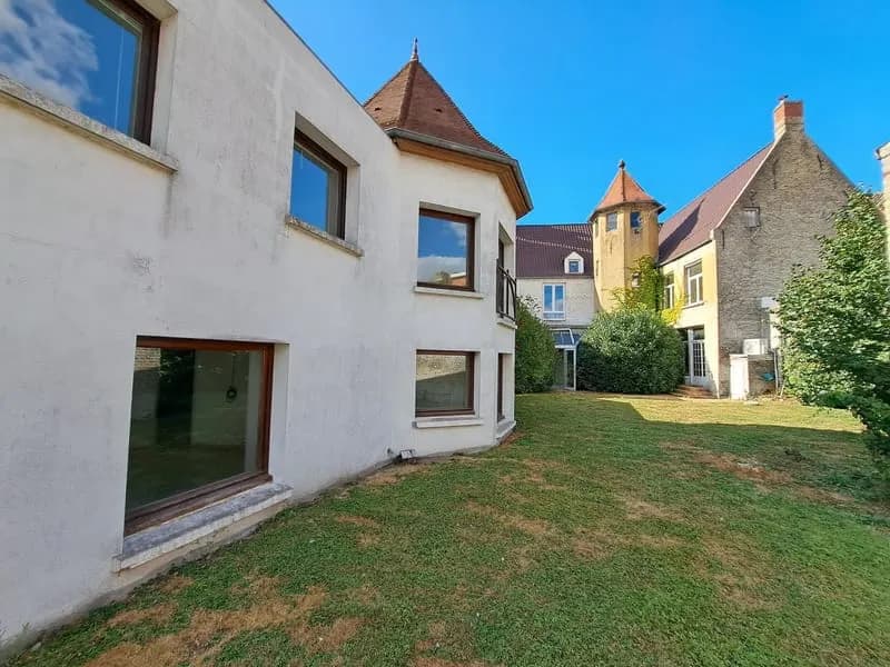 TRES BEL IMMEUBLE DE CARACTERE - 457m2- - Photo 1