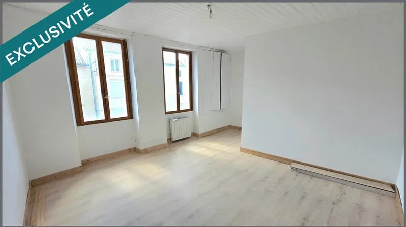 Immeuble sur deux niveaux comprenant studio et T2 Pour 76 m² habitables - Photo 1