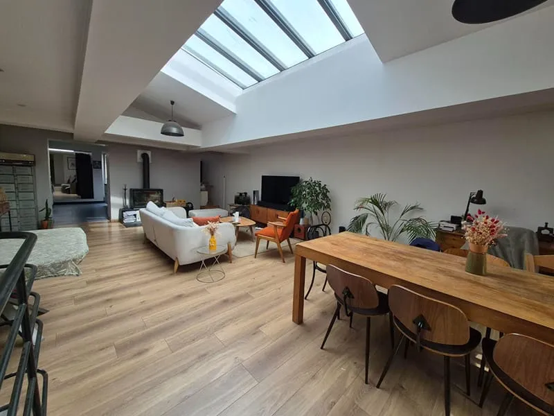Halluin centre Immeuble de rapport avec local commercial, appartements T4 et T3, et grand garage - Photo 1