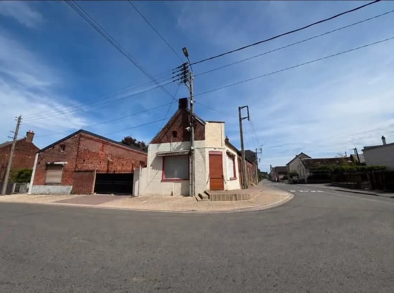 Ensemble immobilier avec fort potentiel en plein coeur de village - Photo 1