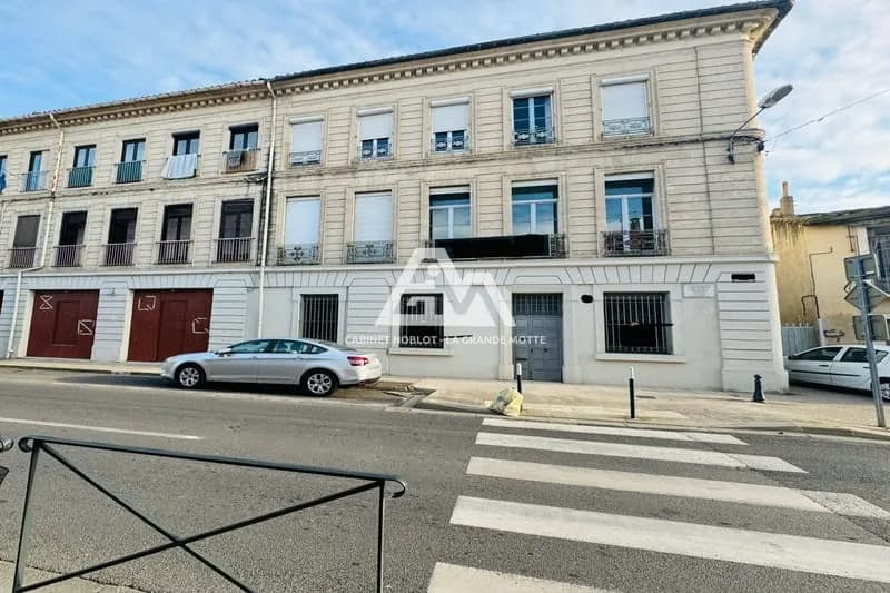 Professionnel immeuble 17 Pièce(s) - Photo 1