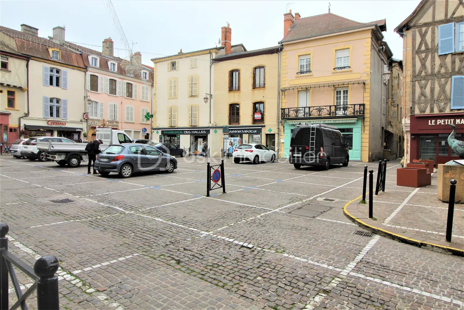 Immeuble de rapport 12 pièces 300 m² - Photo 1