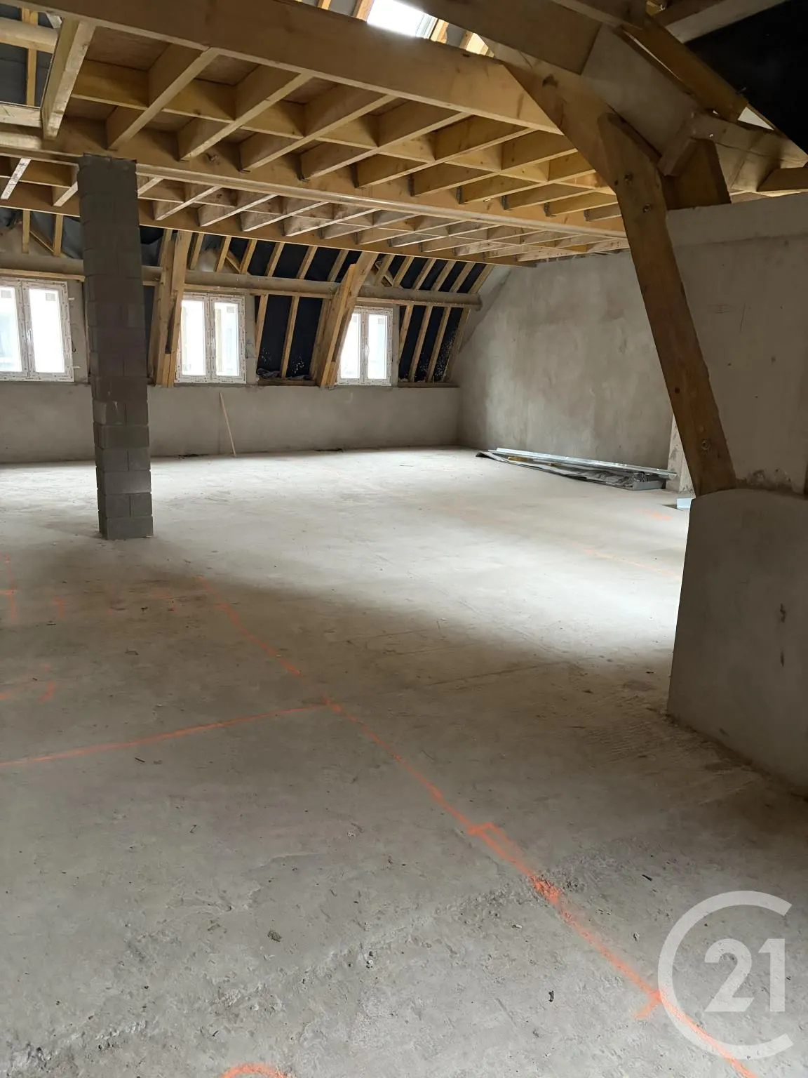 Immeuble 687 m² - Photo 1