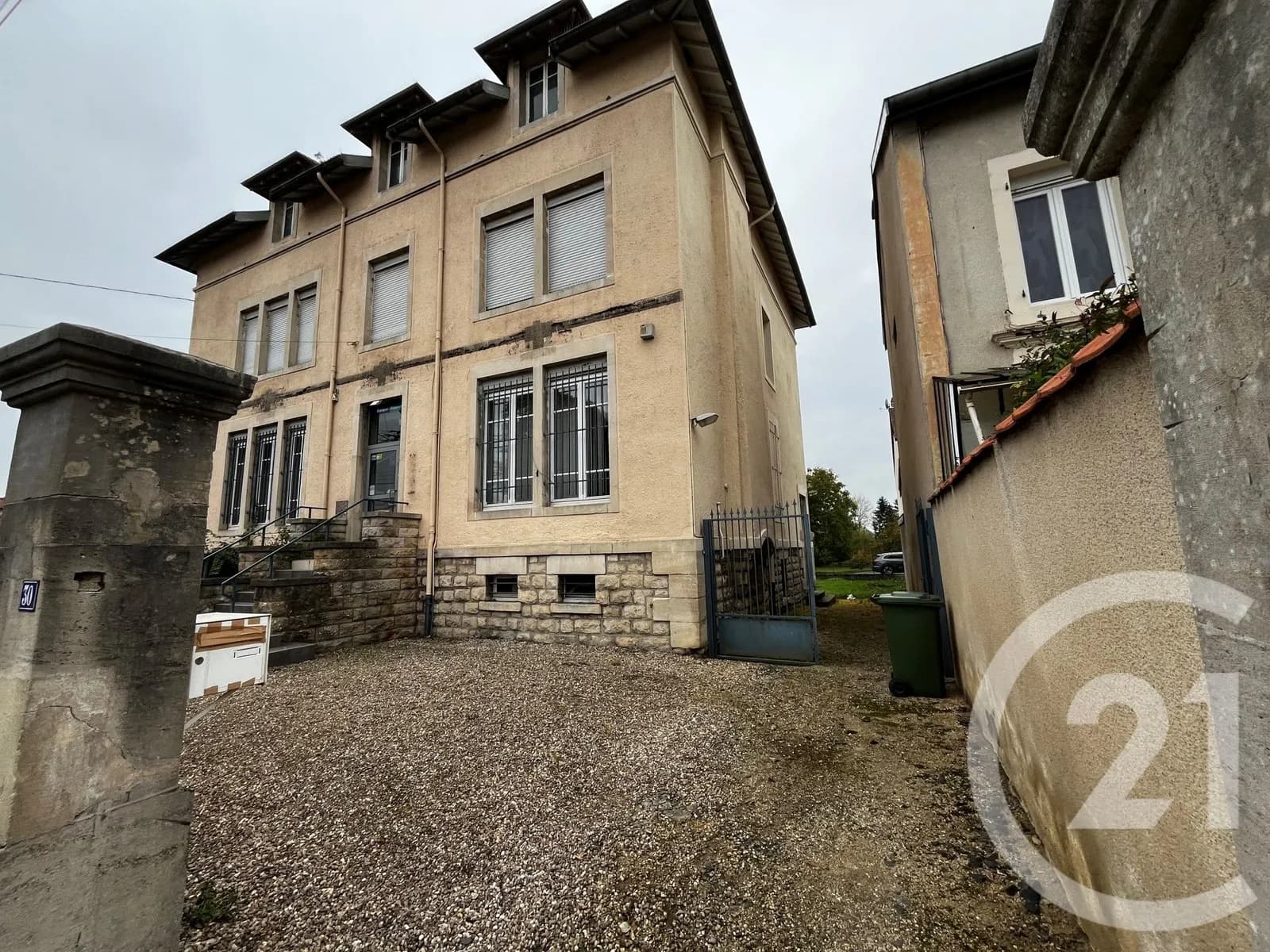 Immeuble 500 m² - Photo 1