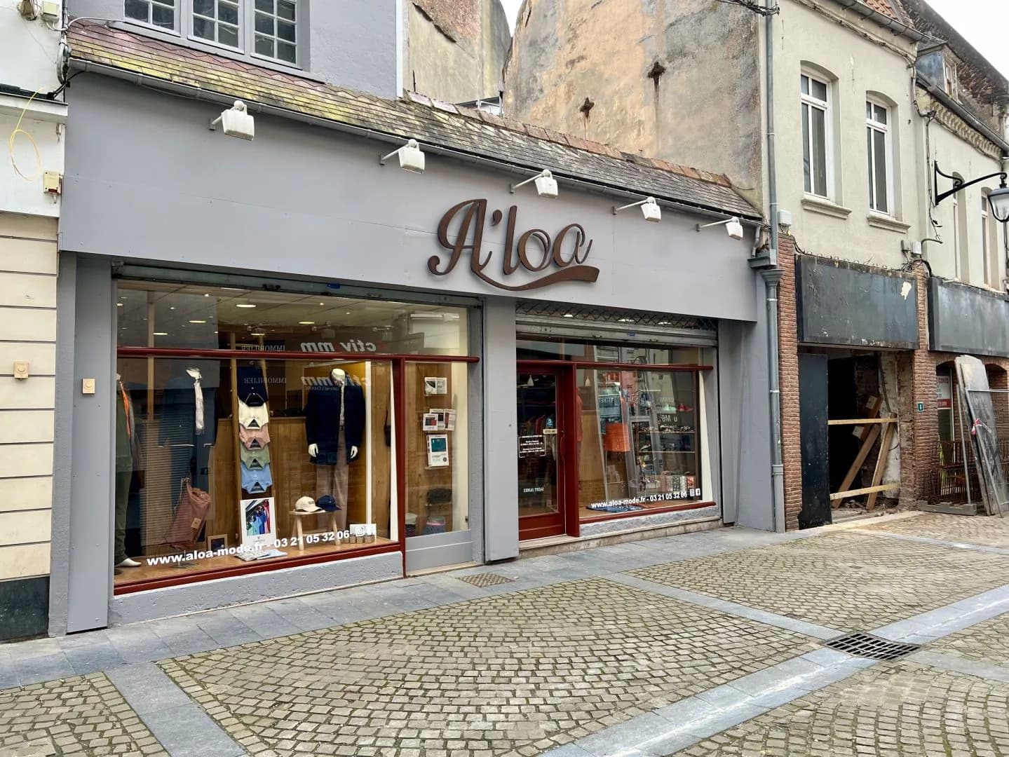 HESDIN : IMMEUBLE A VENDRE AVEC BELLE SURFACE COMMERCIALE - Photo 1