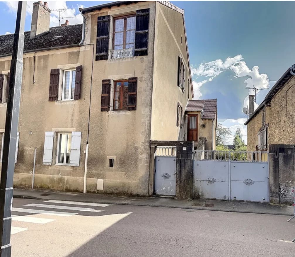 Bel Ensemble Immobilier de rapport à Buxy - Photo 1