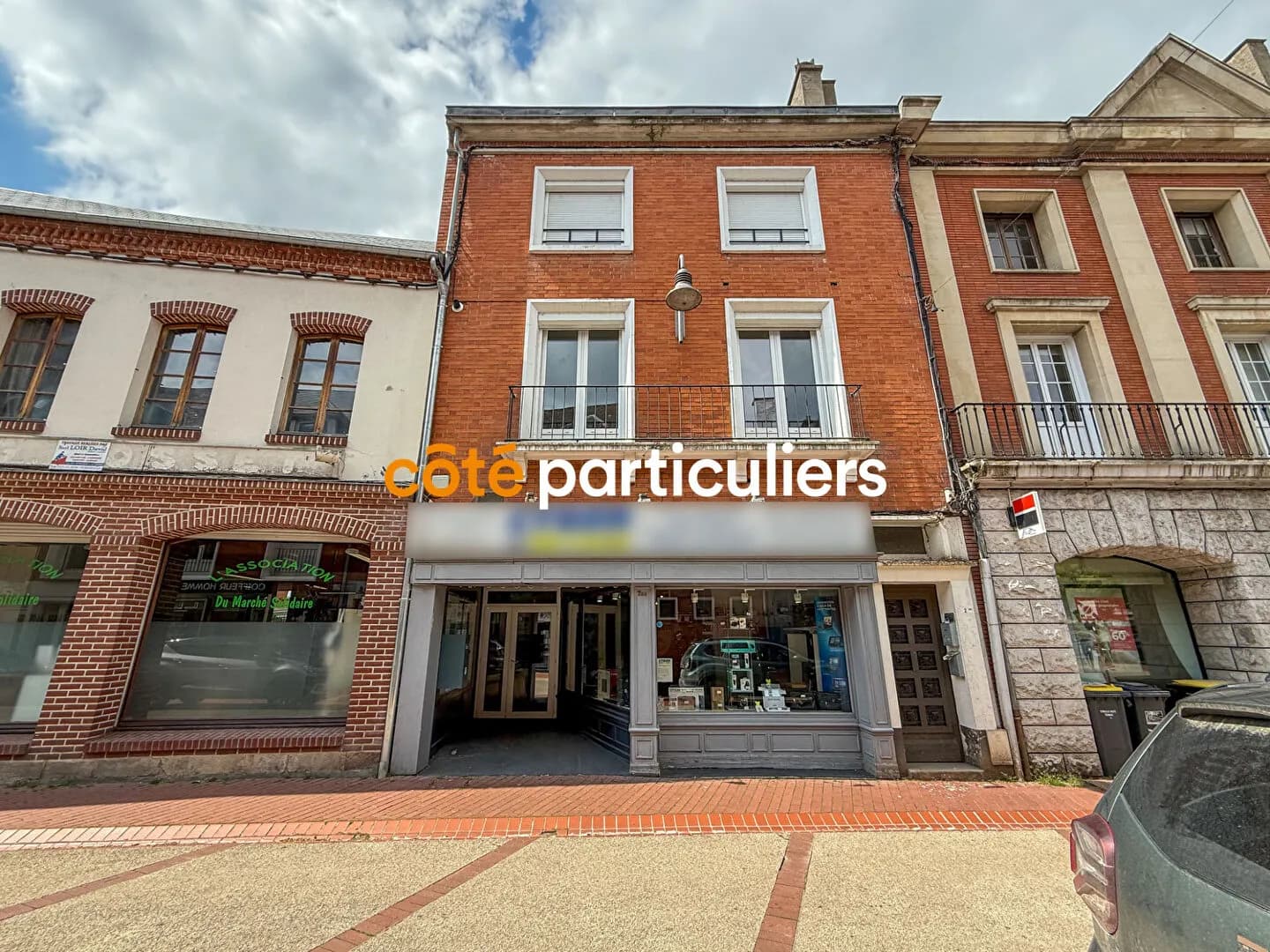 ST-POL-SUR-TERNOISE : IMMEUBLE MIXTE DE RAPPORT COMMERCE ET 2 APPARTEMENTS - Photo 1