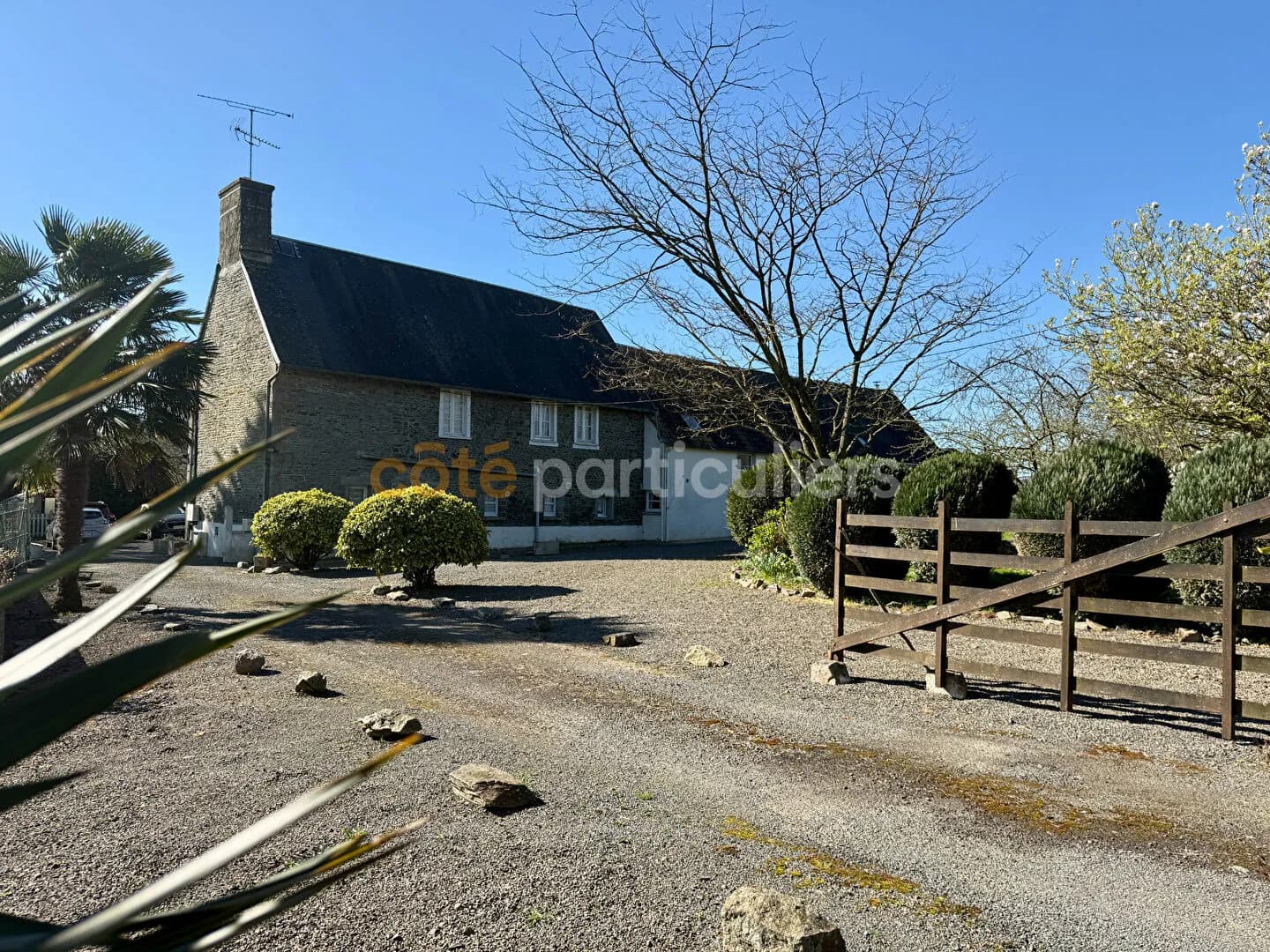 Tirepied Ensemble immobilier 1maison et 2 gites sur 1,3 hectare - Photo 1