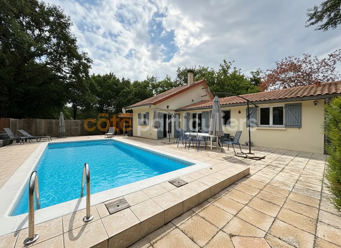 VENDAYS-MONTALIVET ensemble immobilier de deux habitations sur 3300 m2 - Photo 1