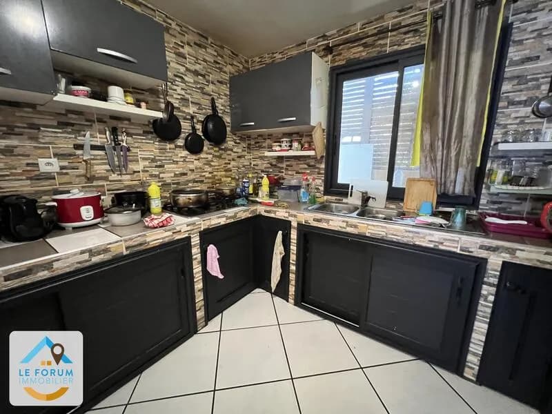 SAINT PIERRE 97410 - ENSEMBLE IMMOBILIER AVEC BON RENDEMENT - Photo 1