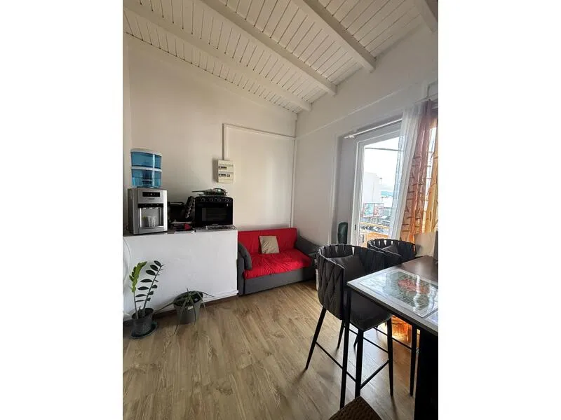 En exclusivité ! Immeuble situé à proximité du port de Point - Photo 1