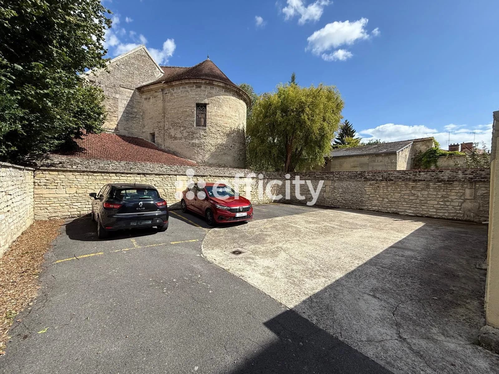 Immeuble 17 pièces 334 m² - Photo 1