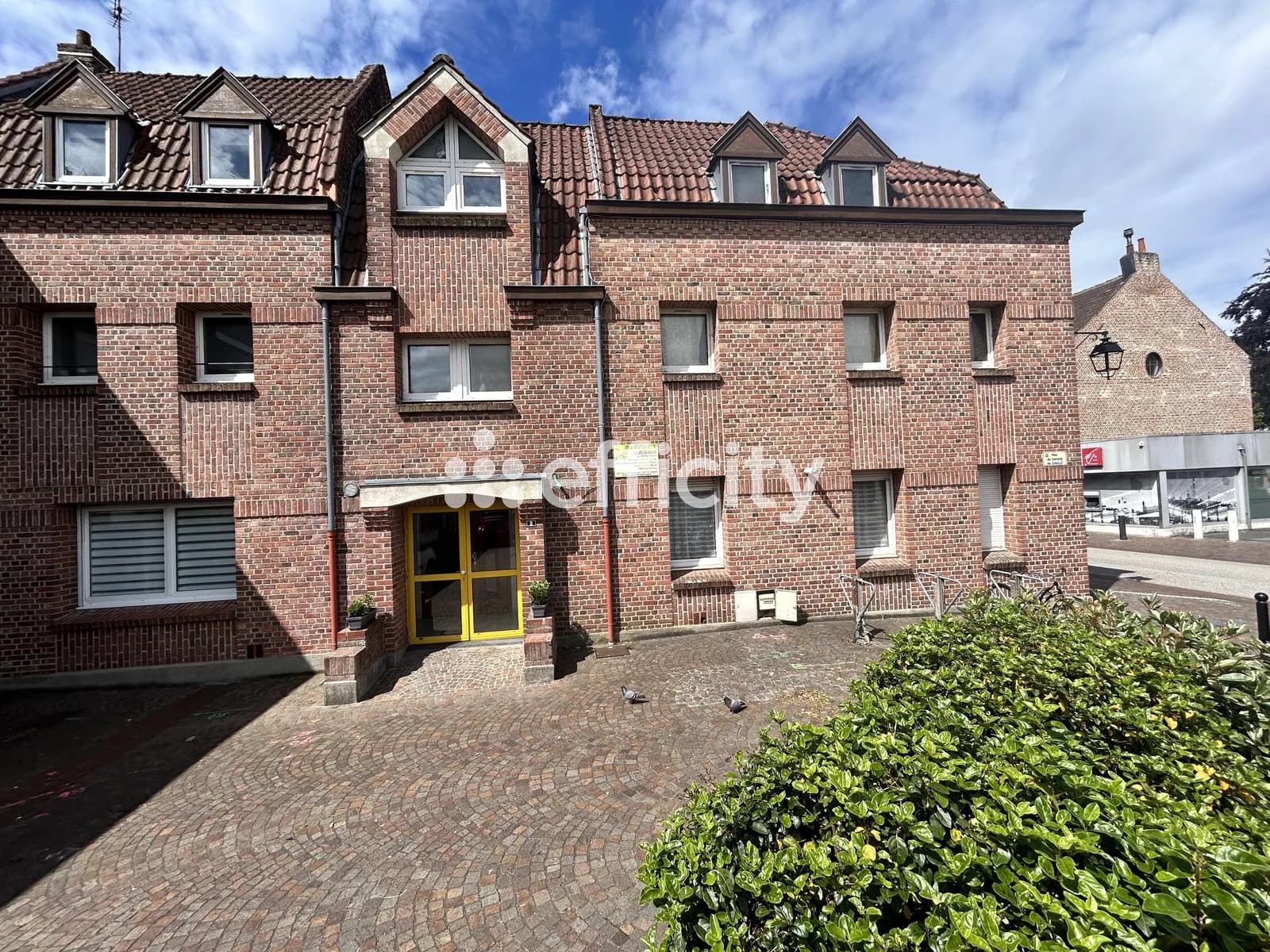 Immeuble 212 m² - Photo 1