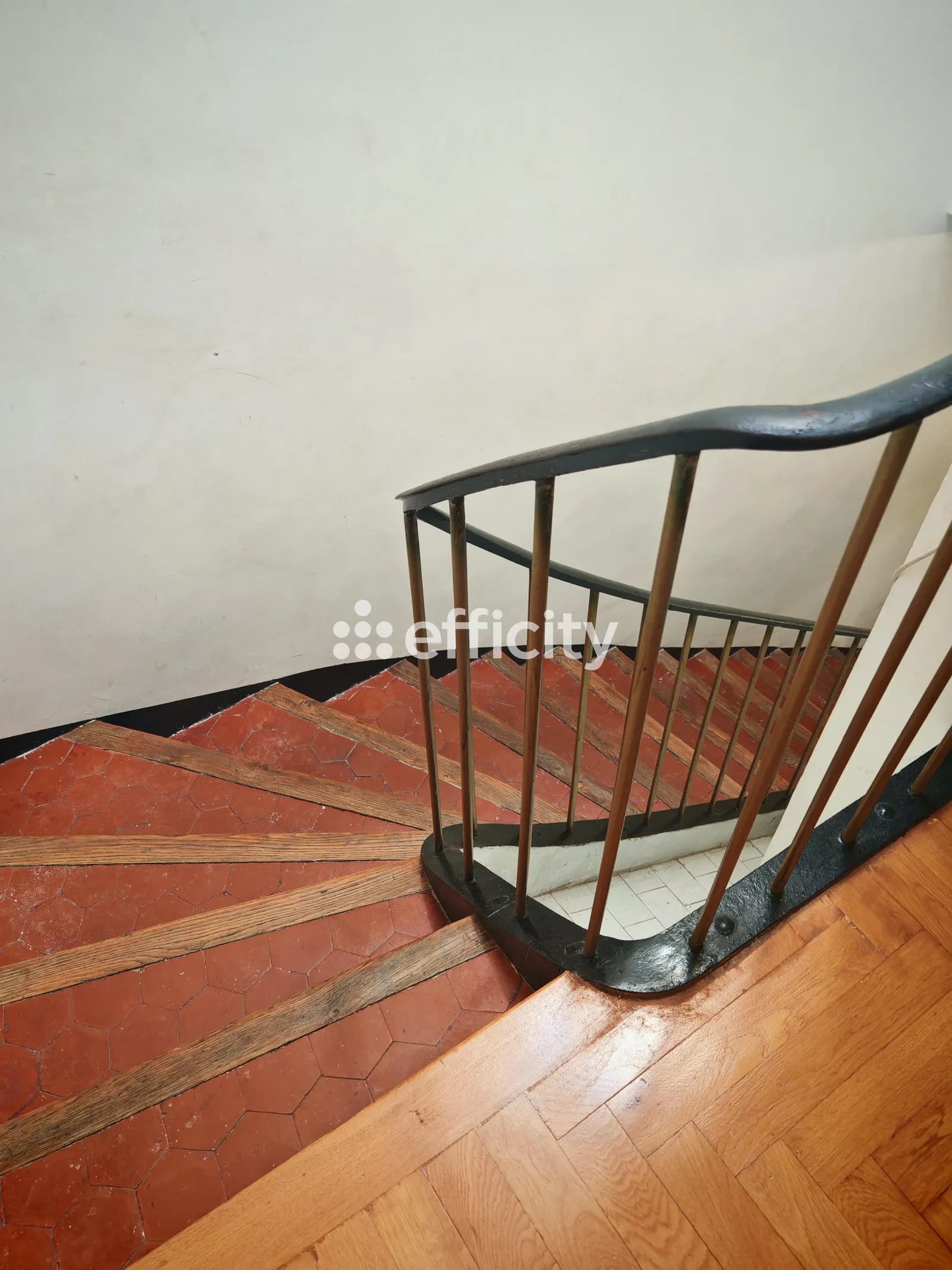 Immeuble 6 pièces 150 m² - Photo 1