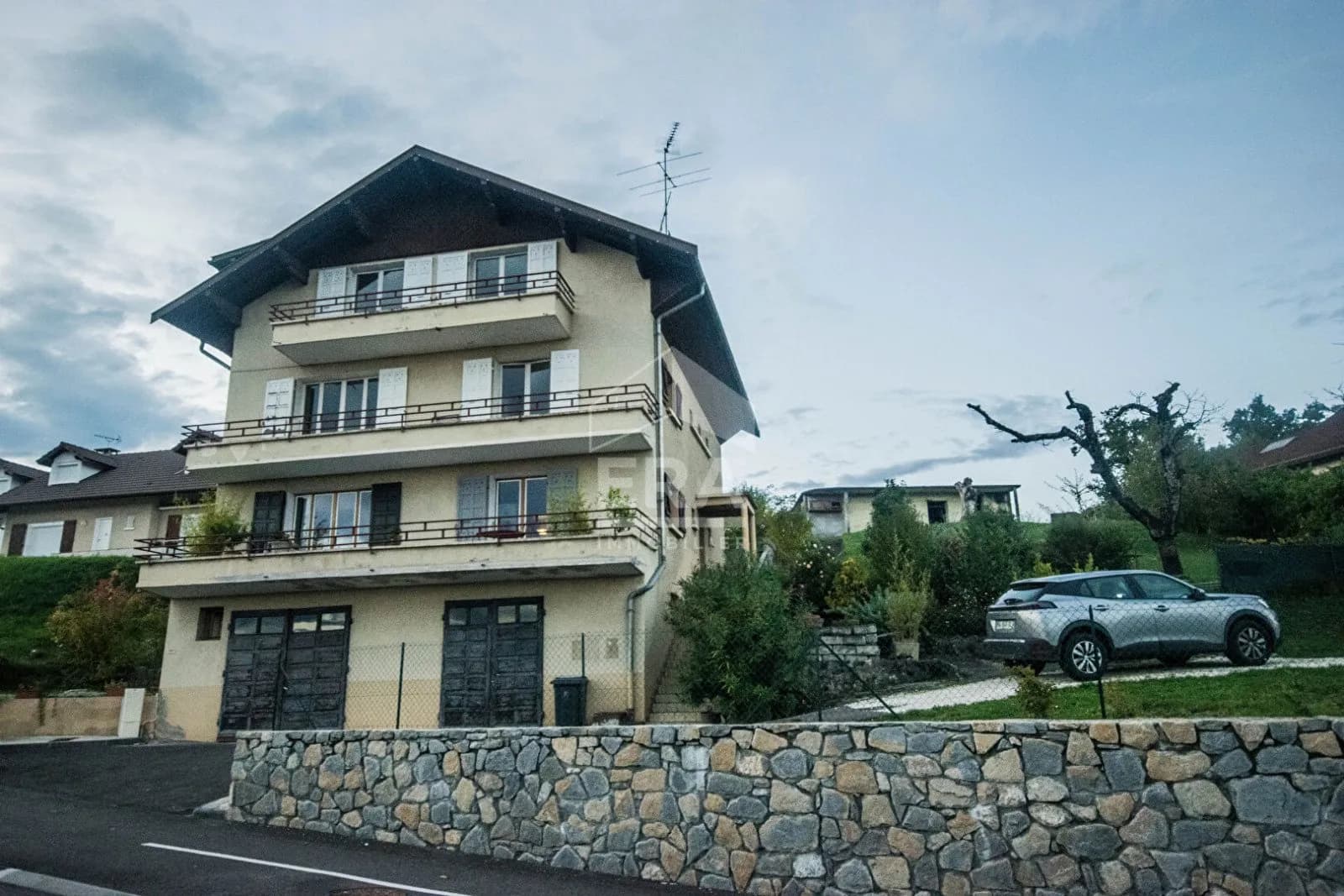 Immeuble 9 pièces 231 m² - Photo 1