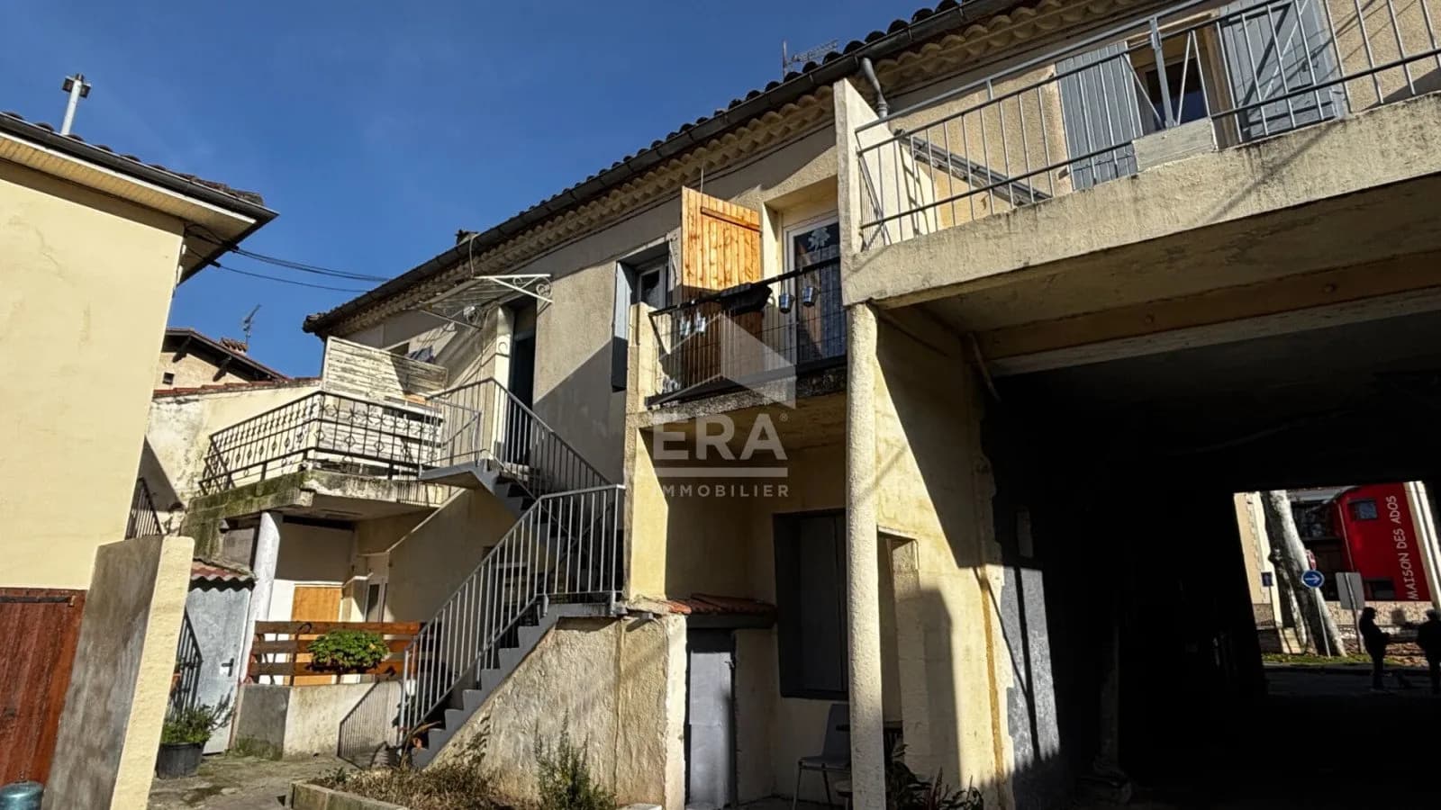 Immeuble de rapport 9 pièces 261 m² - Photo 1