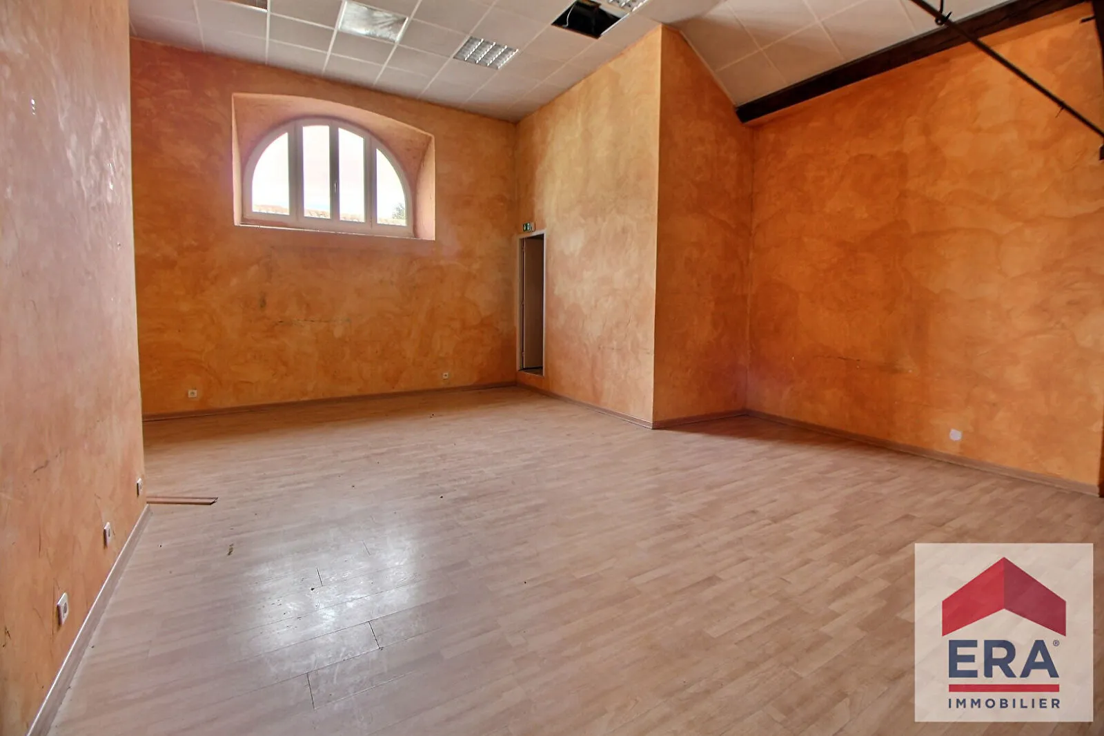 Immeuble 10 pièces 500 m² - Photo 1