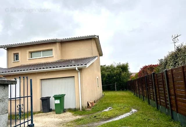 Immeuble bureaux 160 m2 - le haillan - Photo 1