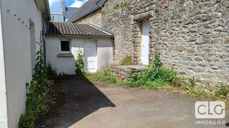 Maison de ville un t2 un t3 cour & gge - Photo 1